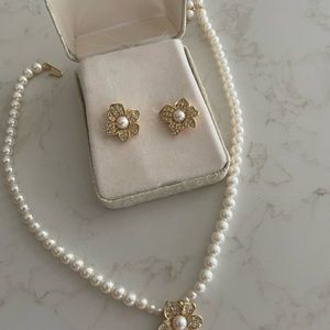 Marvella (vintage) necklace and clip on earrings set. 1991